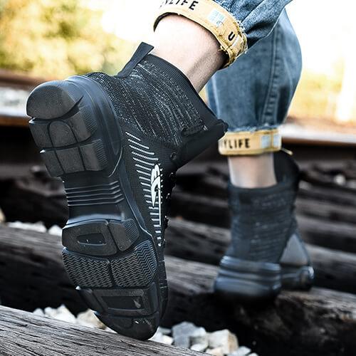 Comfortable and indestructible safety shoe grey