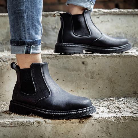 Black comfort leather safety boots