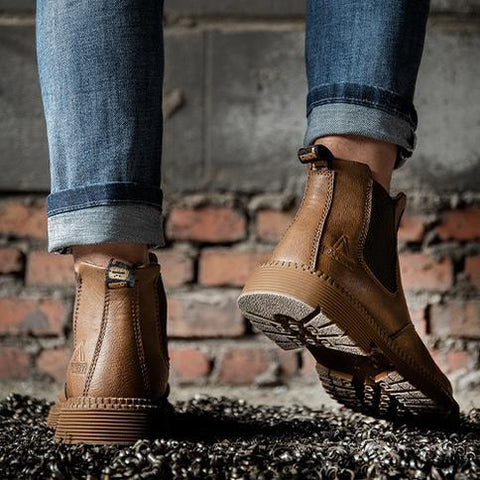 Safety boots in beige comfort leather