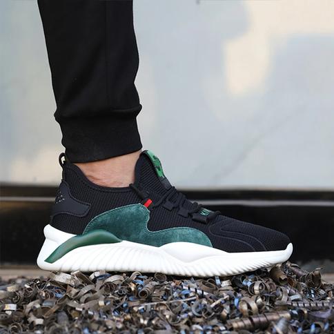 Green safety shoe flexible and ultra-resistant
